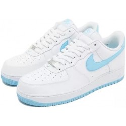 Chaussures Nike Air Force 1 '07 pour homme (FQ4296-100, blanc/blanc/bleu verseau)