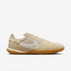 Chaussures de football basses Nike Streetgato (DC8466-201, Russet foncé/Mangue sauvage clair)